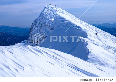 (群馬県)厳冬期の谷川岳山頂・トマの耳 (群馬県)厳冬期の谷川岳山頂・トマの耳 113517732