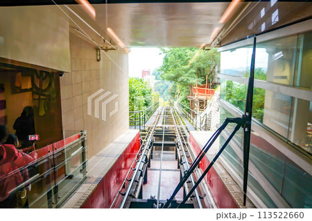 山の電車の始発駅 113522660