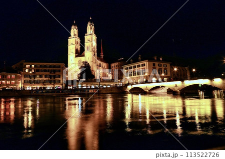 夜のチューリッヒ リマト川とグロスミュンスター(Evening of Zurich) 夜のチューリッヒ リマト川とグロスミュンスター(Evening of Zurich) 113522726