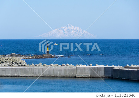 天売島から見える利尻富士 113523040