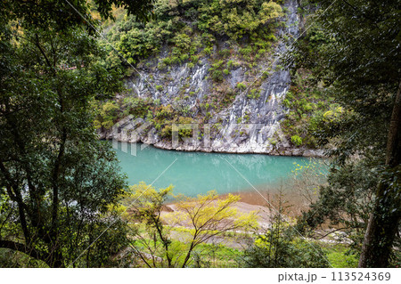 春の熊本県八代郡氷川町立神峡 春の熊本県八代郡氷川町立神峡 113524369