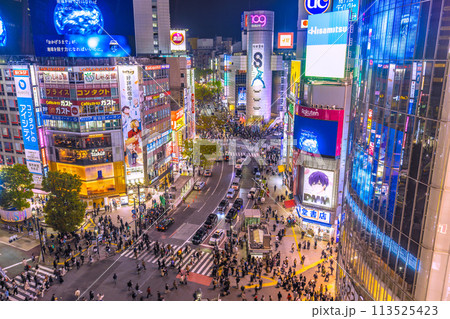 日本の東京都市景観 復活インバウンド…外国人観光客で賑わう渋谷…新時代へ＝4月5日 113525423