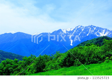 6月の鹿島槍スキー場からの爺ヶ岳と鹿島槍ヶ岳　　　麗しき北アルプス 113525723