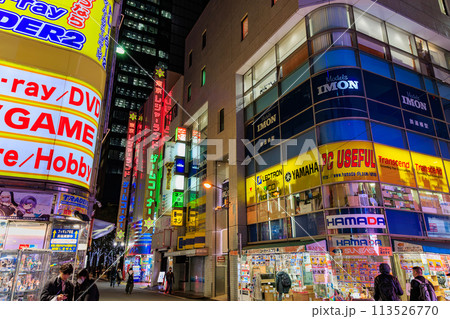 東京 千代田区 秋葉原の都市風景 夕景 東京 千代田区 秋葉原の都市風景 夕景 113526770