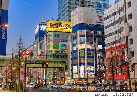 東京 千代田区 秋葉原の都市風景　夕景 113526824
