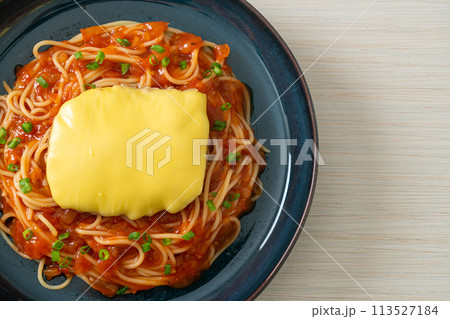 Spaghetti Tomato Sauce with Hamburg and Cheese 113527184