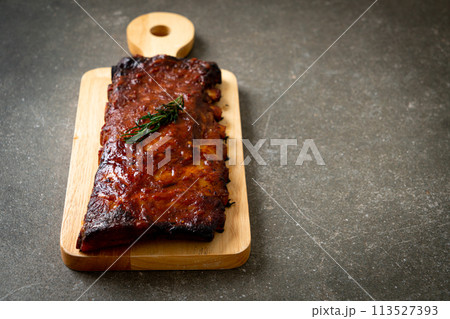 grilled and barbecue ribs pork 113527393