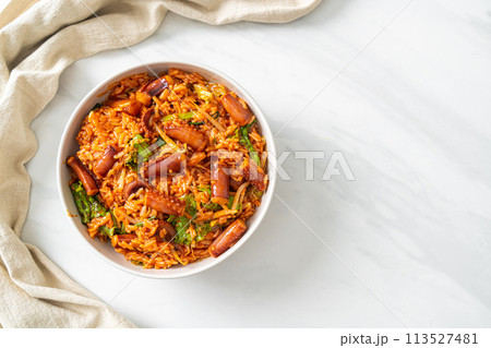 Stir-fried squid or octopus with Korean spicy sauce rice bowl Stir-fried squid or octopus with Korean spicy sauce rice bowl 113527481