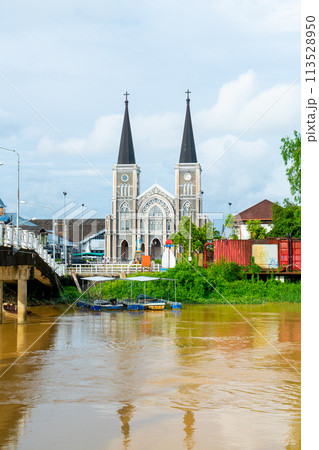 Cathedral of the Immaculate Conception with Niramon bridge at Chanthaburi in Thailand 113528950
