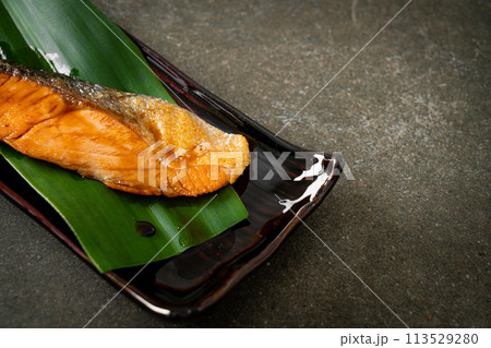 Grilled Salmon Steak with Soy Sauce 113529280