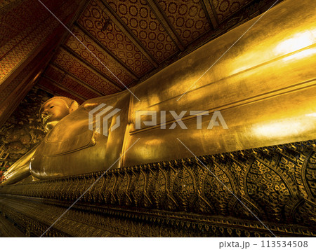 バンコク　ワット・ポーの涅槃仏　/　Wat Pho, Bangkok, Thailand 113534508