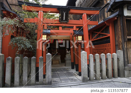 京都祇園 織田稲荷 横構図3 京都祇園 織田稲荷 横構図3 113537877