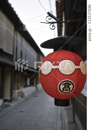 京都祇園 辻子の風景 縦構図24 京都祇園 辻子の風景 縦構図24 113537886