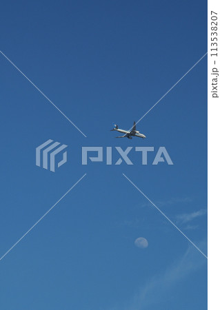 月と飛行機 月と飛行機 113538207