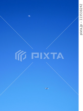 月と飛行機 月と飛行機 113538242