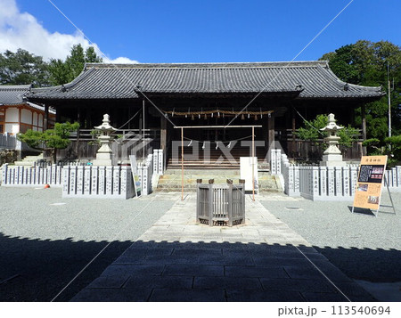 兵庫県姫路市の広峰山の頂上にあり、本殿の背面に九星の飾り穴があることで有名な廣峯神社 兵庫県姫路市の広峰山の頂上にあり、本殿の背面に九星の飾り穴があることで有名な廣峯神社 113540694