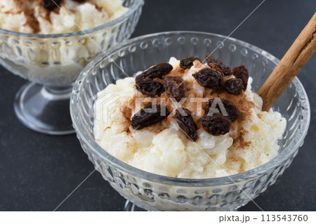 お米の定番デザート　アロス・コン・レチェ　Arroz con leche 113543760