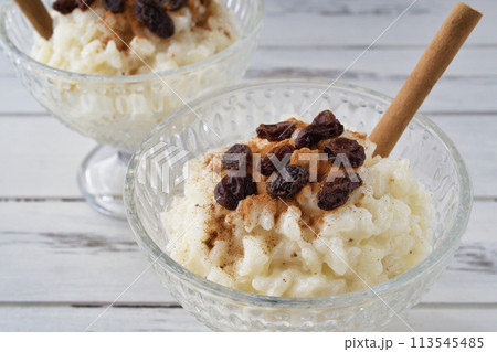 お米の定番デザート　アロス・コン・レチェ　Arroz con leche 113545485