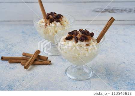 お米の定番デザート　アロス・コン・レチェ　Arroz con leche 113545618