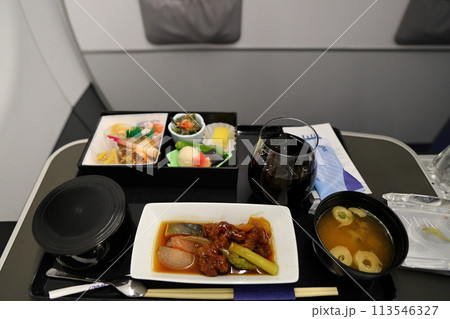 ANA国内線プレミアムクラスの機内食 113546327
