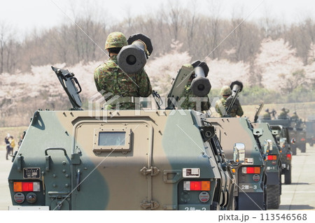 観閲式での自衛隊車両(陸上自衛隊第12旅団　相馬原駐屯地記念行事) 113546568