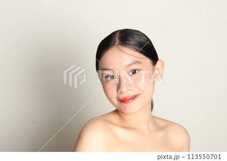 美しい女性 113550701