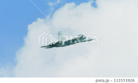 アメリカ海軍F/A-18Cホーネット上昇 113553926