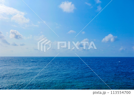 海と青空 113554700