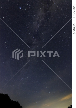 夏の星景色 北の天の川カシオペア座白鳥座 夏の星景色 北の天の川カシオペア座白鳥座 113554840