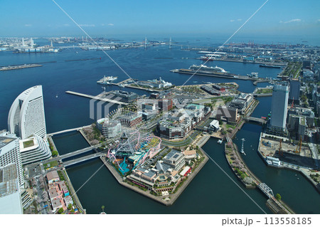 横浜ランドマークタワーから見た横浜港(春、四月) 横浜ランドマークタワーから見た横浜港(春、四月) 113558185