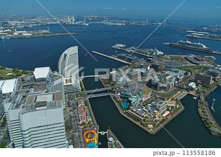 横浜ランドマークタワーから見た横浜港(春、四月) 横浜ランドマークタワーから見た横浜港(春、四月) 113558186