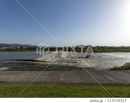 大和川の柏原堰堤 113558327
