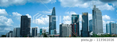 ベトナムのホーチミンの超高層ビル群 113561016