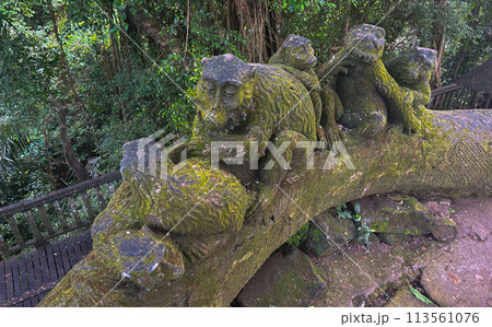 ウブドのモンキーフォレストの猿のモニュメント 113561076