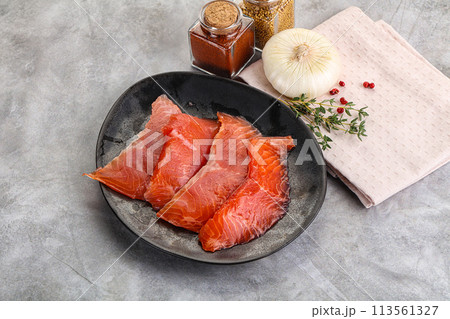 Salted raw salmon fillet appetizer Salted raw salmon fillet appetizer 113561327