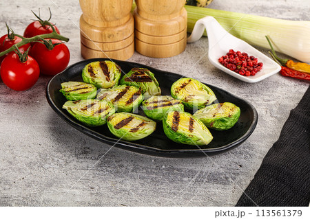 Grilled green brussel sprout cabbage 113561379