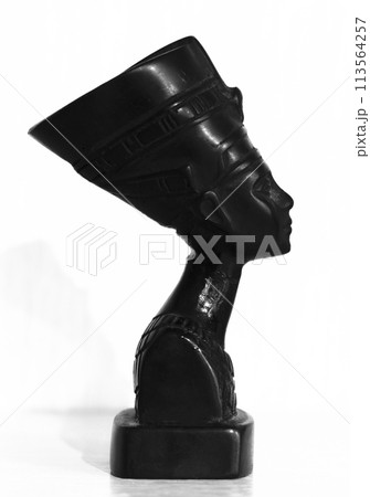 Statuette of Nefertiti 113564257