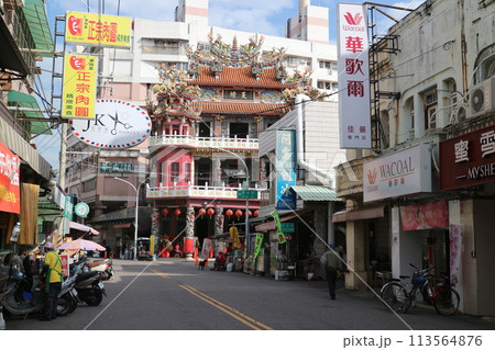 台湾　新化の繁華街と寺社 113564876