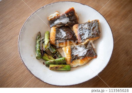 ヒラメのポワレ 113565028