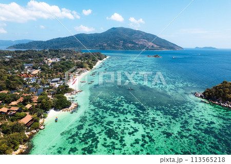 Angle view on tropical island,Lipe island,Thailand 113565218