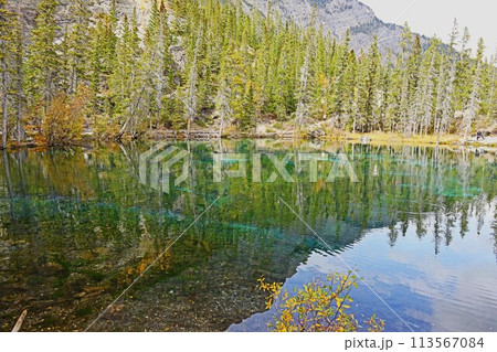 カナダ・キャンモア、グラシー湖 113567084