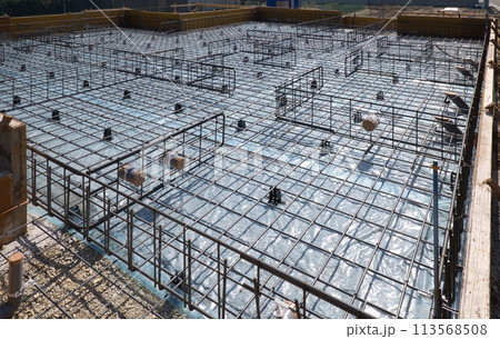 新築住宅の基礎工事 113568508