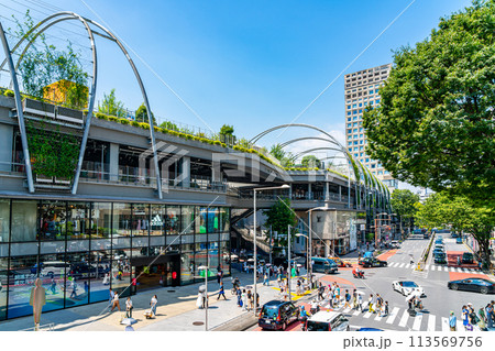 【東京都】綺麗な青空が広がる渋谷のミヤシタパーク 113569756