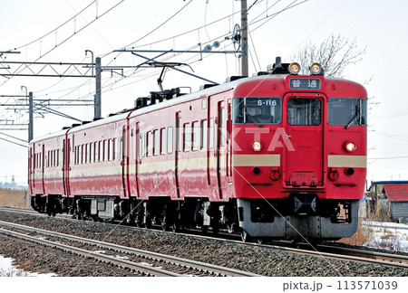 函館本線 峰延ー光珠内 JR北海道 711系 S-116編成(札幌) 函館本線 峰延ー光珠内 JR北海道 711系 S-116編成(札幌) 113571039