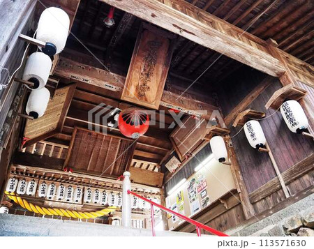 桃太郎伝説の美しい吉備津神社 113571630