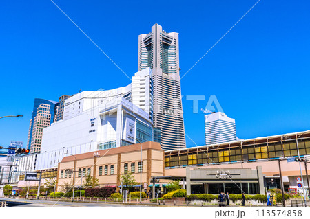 日本の横浜都市景観 桜木町駅やそば店、野毛ちかみちなどを望む。奥に横浜ランドマークタワー=10日 日本の横浜都市景観 桜木町駅やそば店、野毛ちかみちなどを望む。奥に横浜ランドマークタワー=10日 113574858