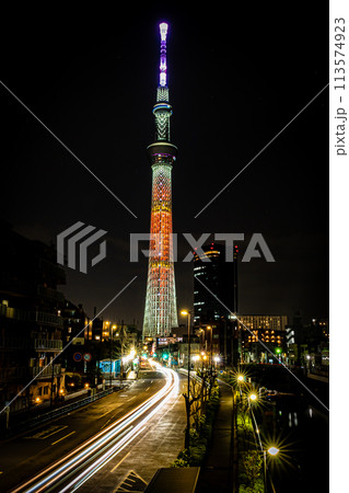 夜のスカイツリー 113574923