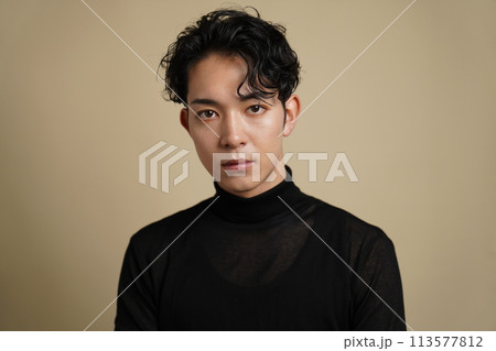 若い男性のメンズビューティーイメージ 113577812