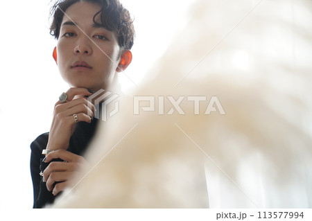 若い男性のメンズビューティーイメージ 113577994