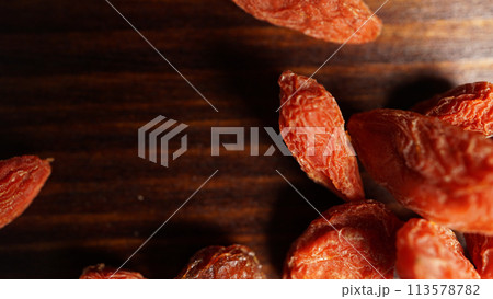 手作りお菓子用のクコの実の写真 113578782